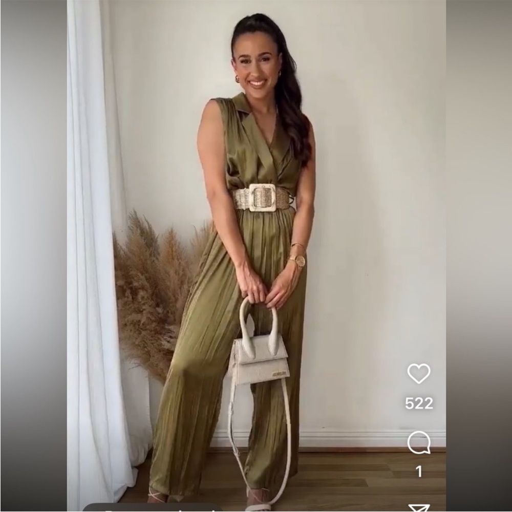 NEW ZARA OLIVE GREEN WRINKLE EFFECT BELTED
SATIN EFFECT JUMPSUIT ROMPER - Picture 3 of 16